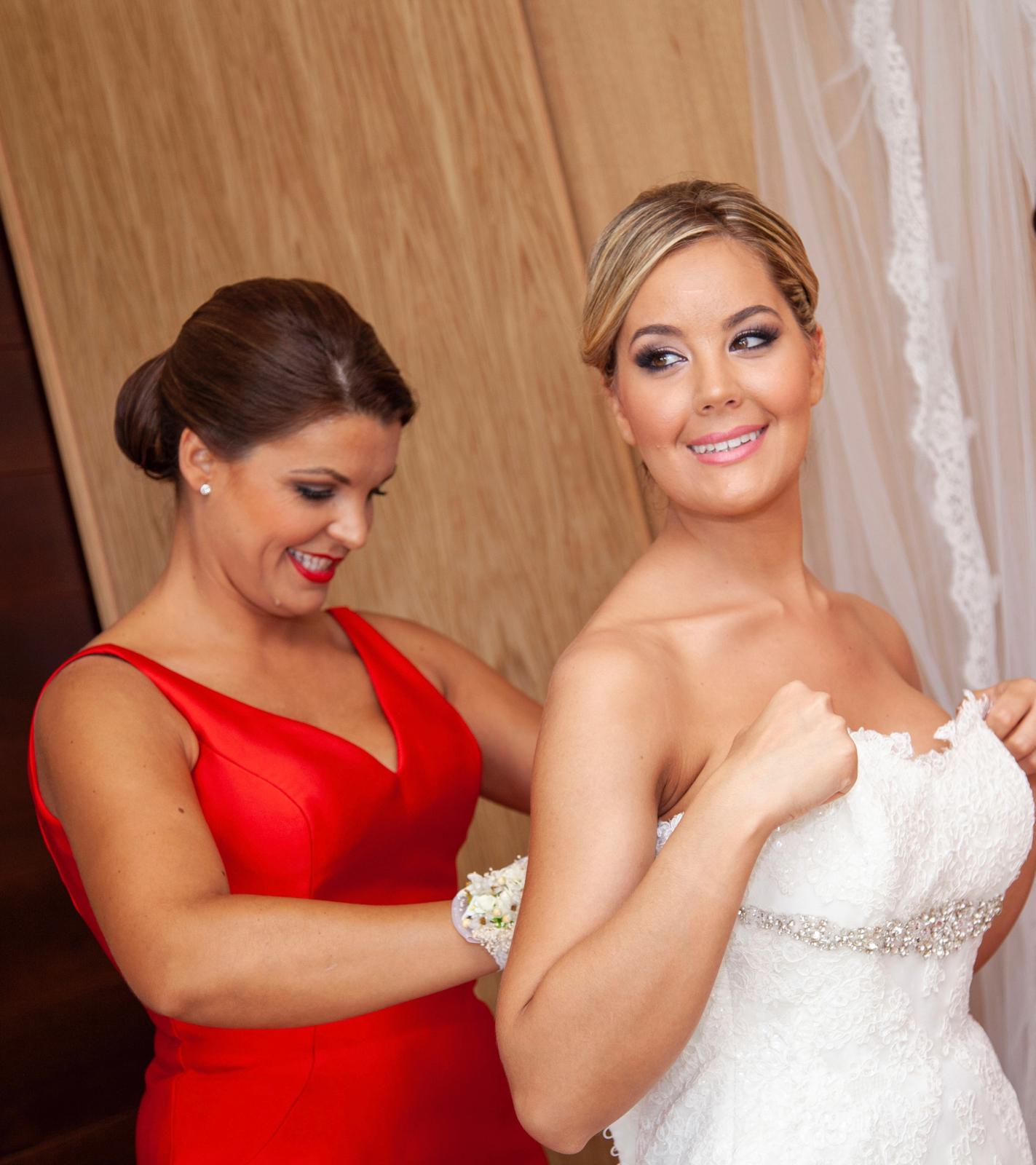 Maquillaje a domicilio en Centro de Peluquería y Estética Montse Prados en Motril (Granada)